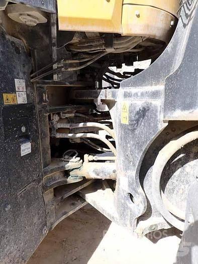 Komatsu WA475 Фронтальні навантажувачі