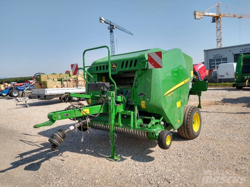 John Deere F441M Рулонні прес-підбирачі