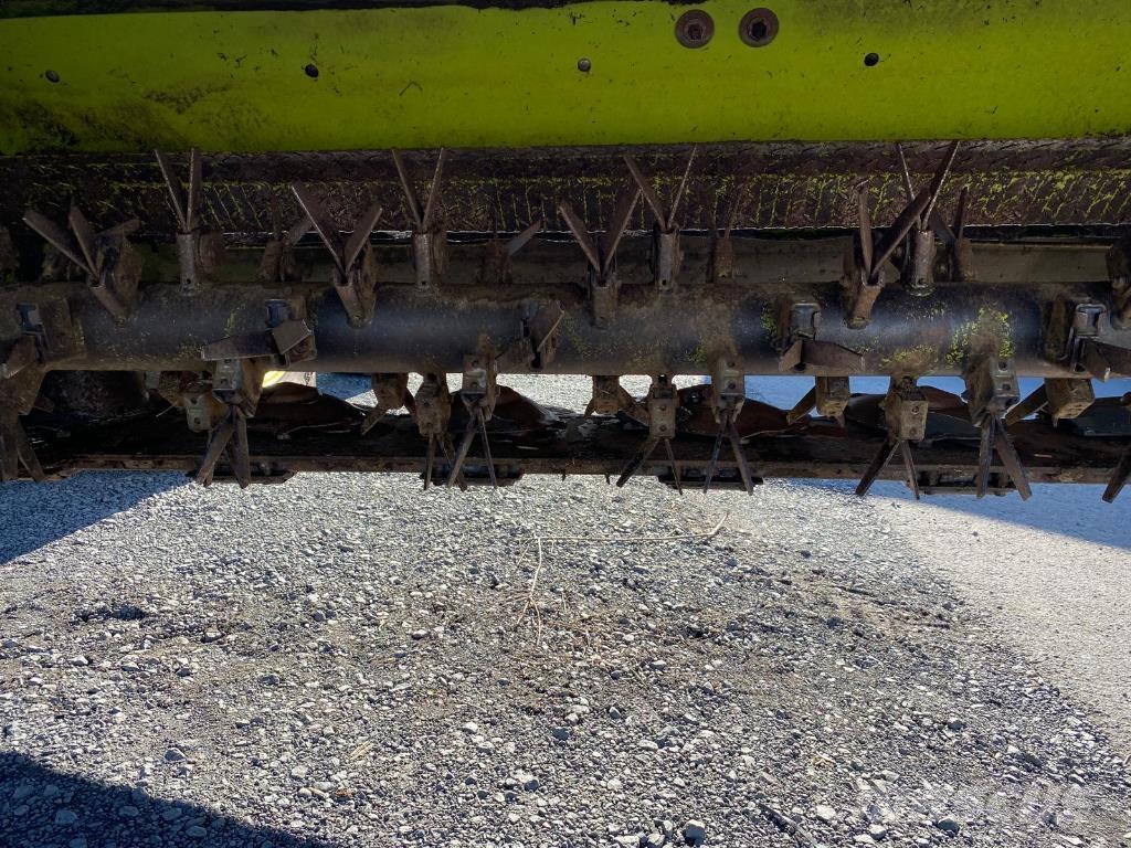 CLAAS DISCO 3050 Навісні та причіпні косарки