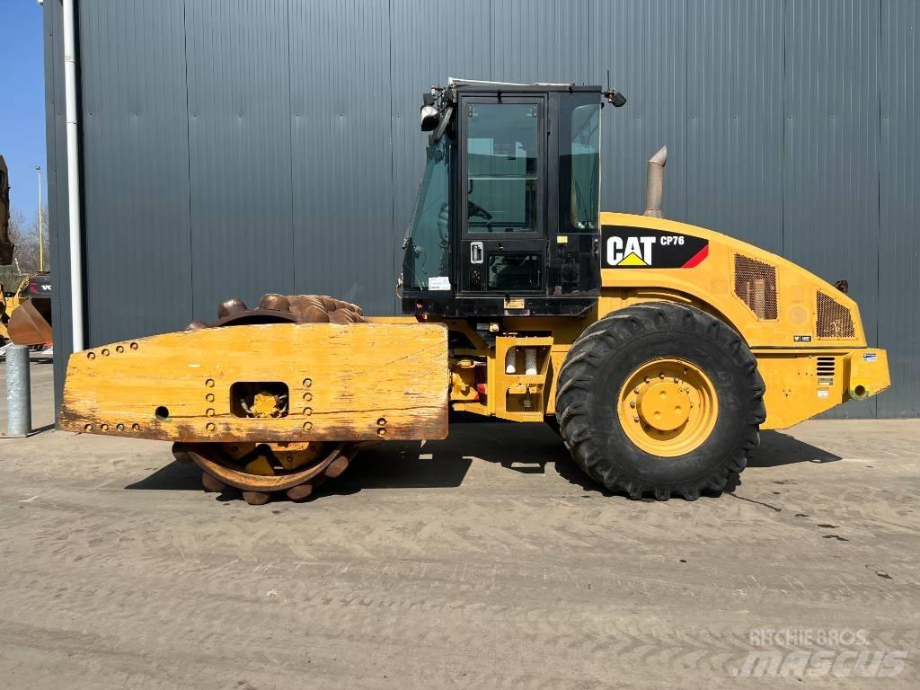 CAT CP76 Грунтові котки