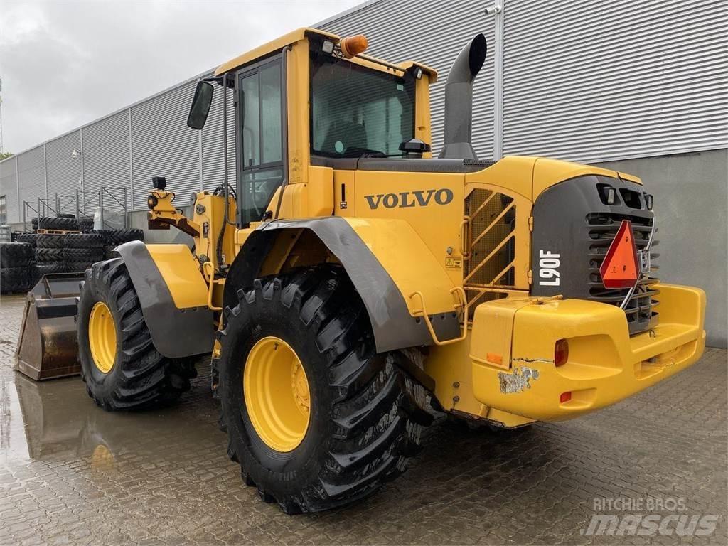 Volvo L90F Фронтальні навантажувачі