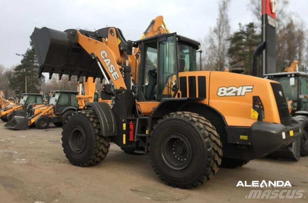 CASE 821 F Фронтальні навантажувачі