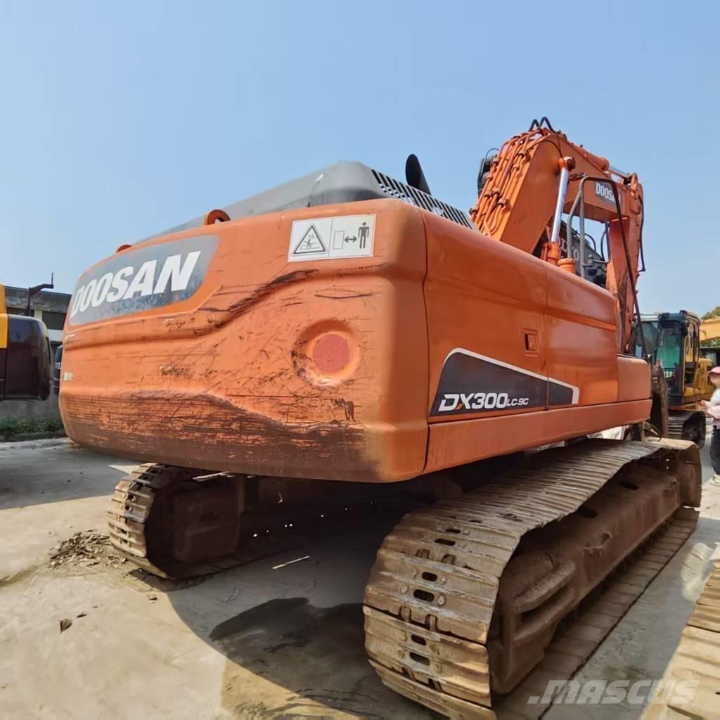 Doosan DX 300 LC Гусеничні екскаватори