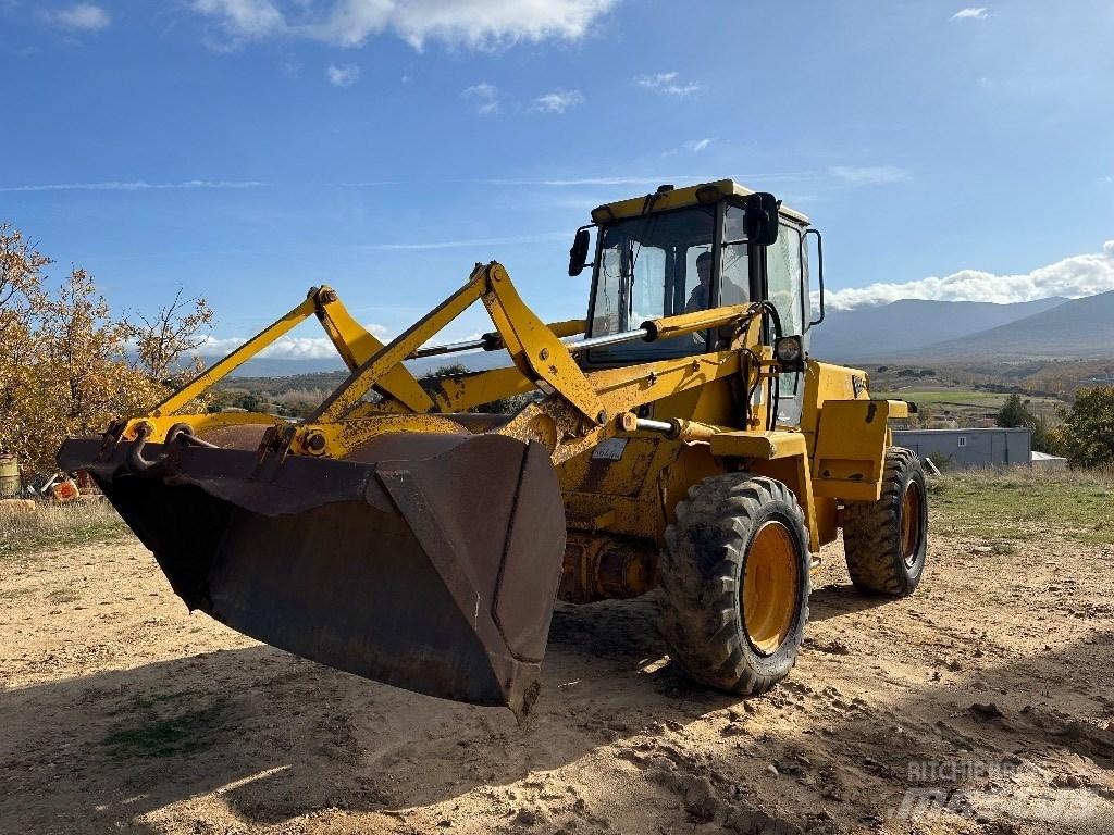 JCB 415 Фронтальні навантажувачі