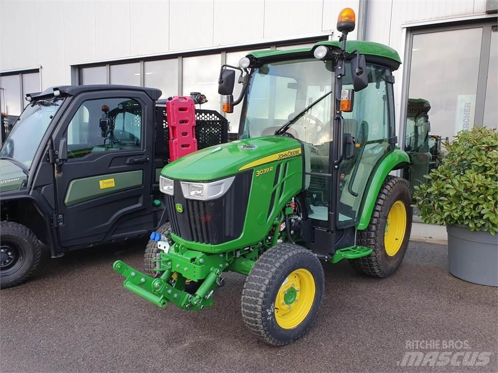 John Deere 3039R Трактори