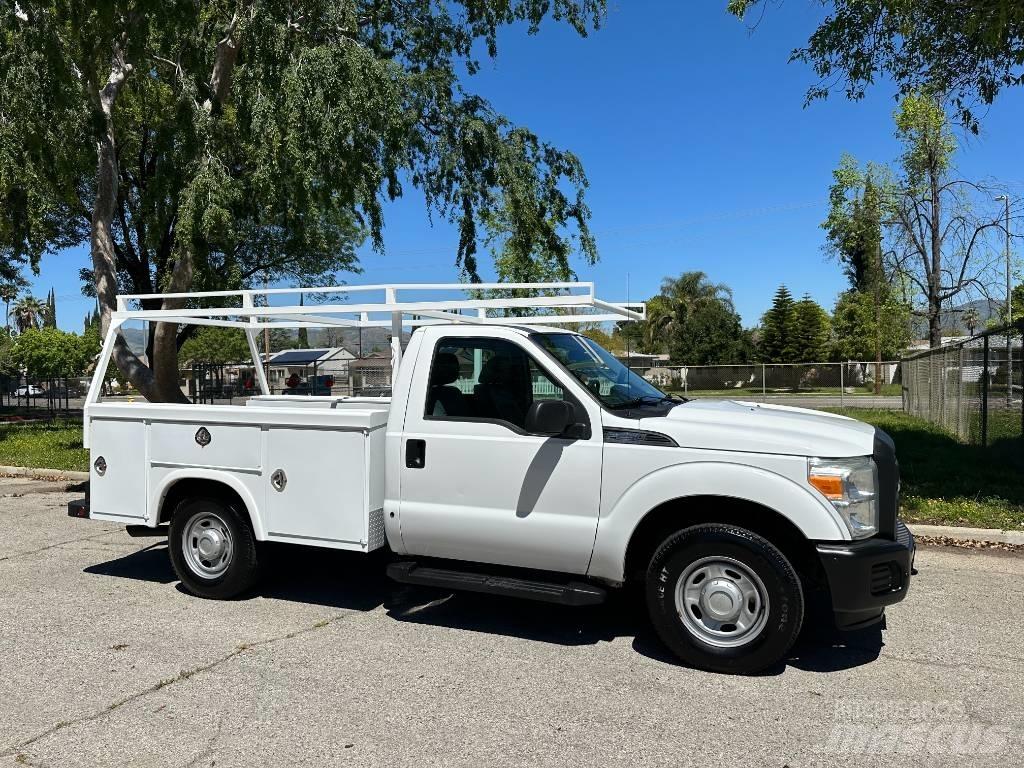 Ford F 250 SD Пікапи / Бічне розвантаження