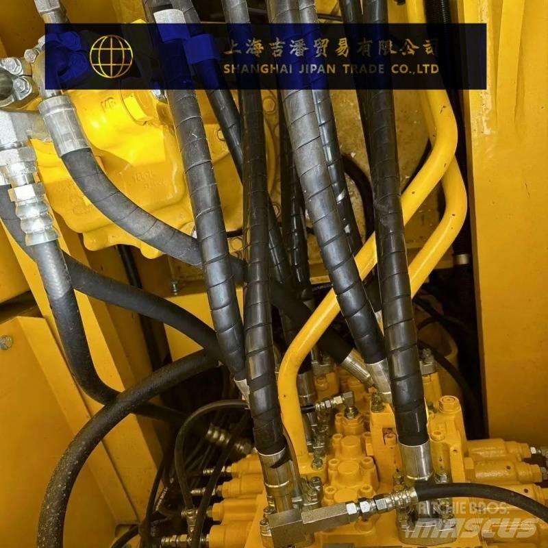 Komatsu PC 220 Гусеничні екскаватори