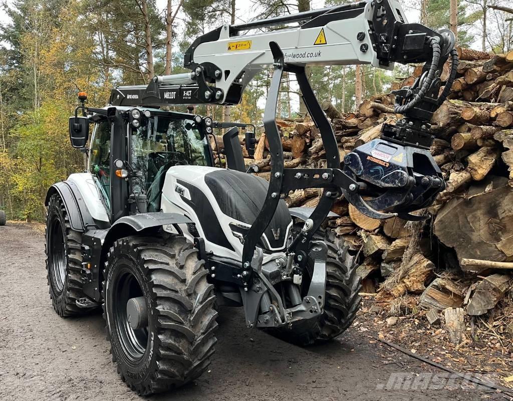 Valtra T 255 Versu Трактори