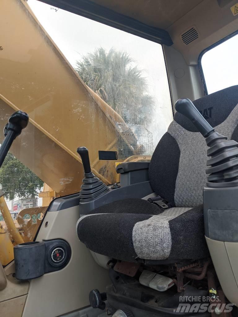 CAT 330CL Гусеничні екскаватори