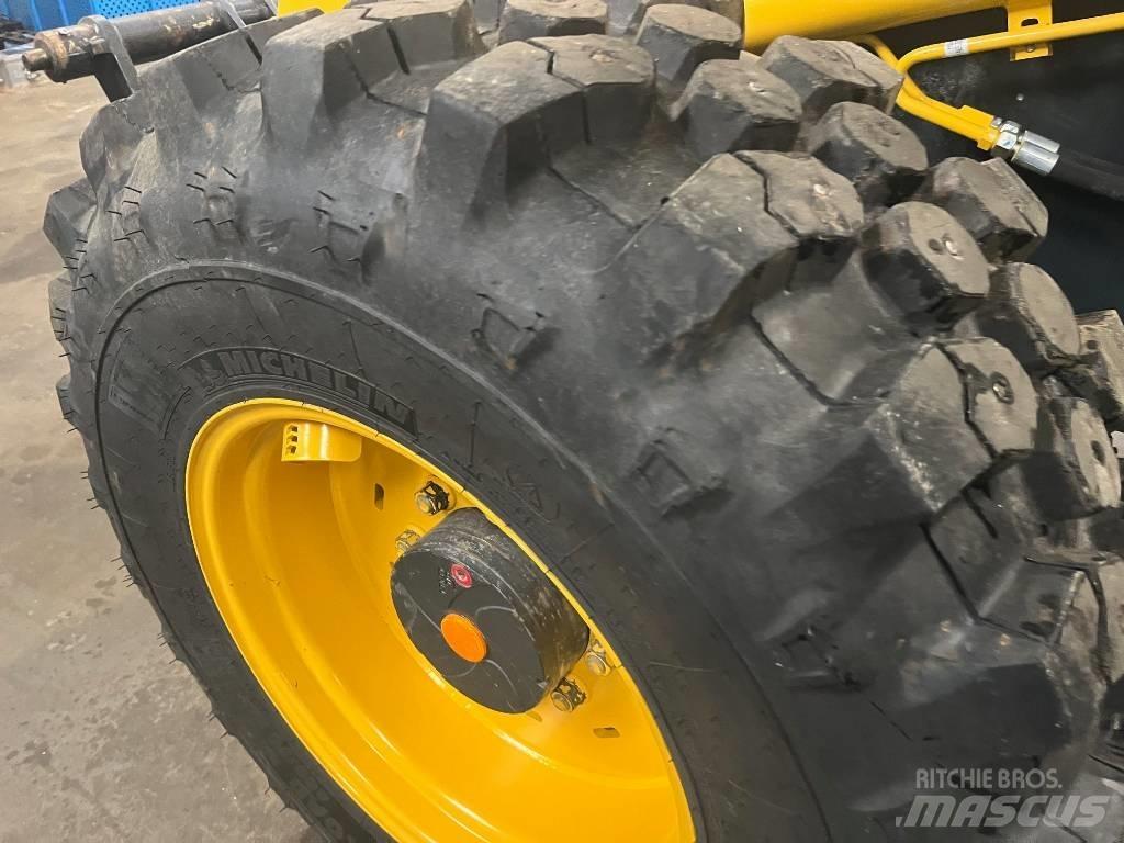 Komatsu WA100-8 Малі навантажувачі