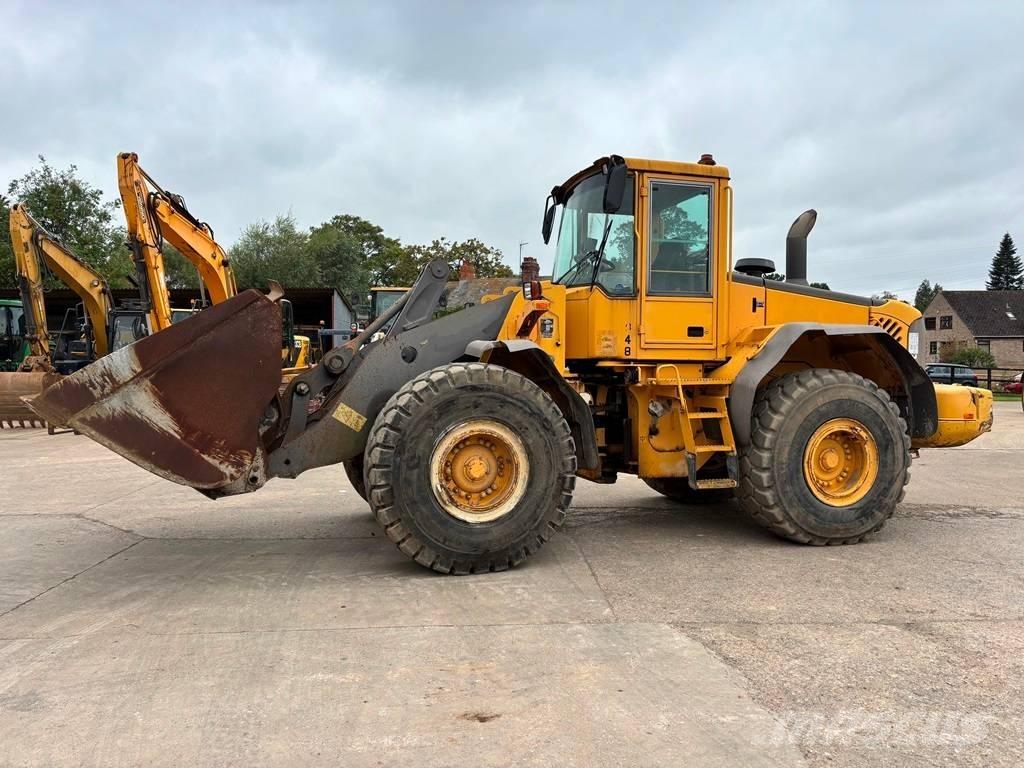 Volvo L 120 E Фронтальні навантажувачі