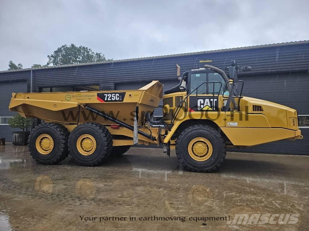 CAT 725C2 Зчленовані самоскиди
