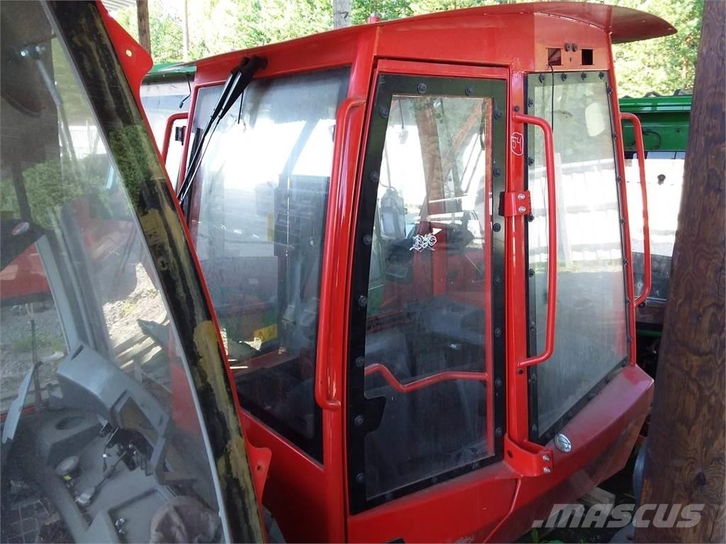 Komatsu 895 Кабіна