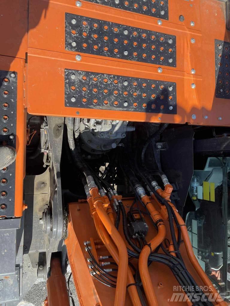 Hitachi ZX300LC-7 Гусеничні екскаватори