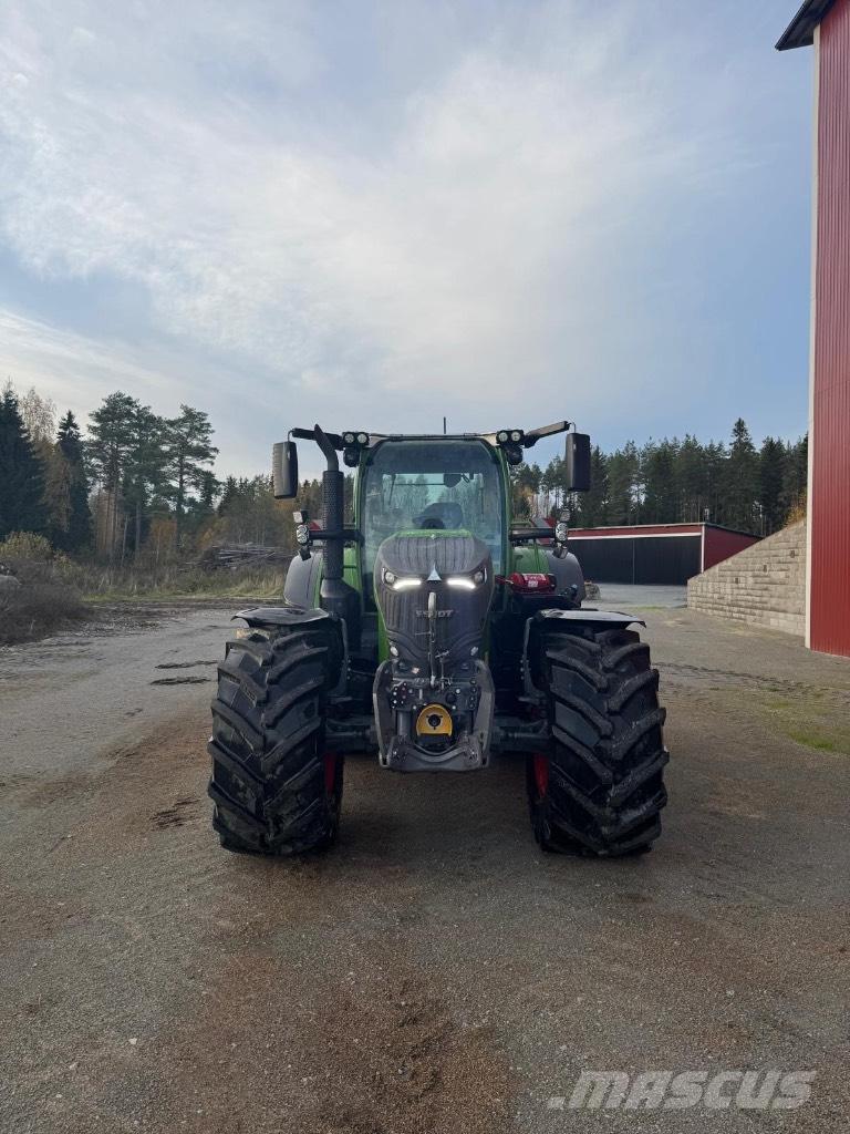 Fendt 728 Gen 7 Трактори