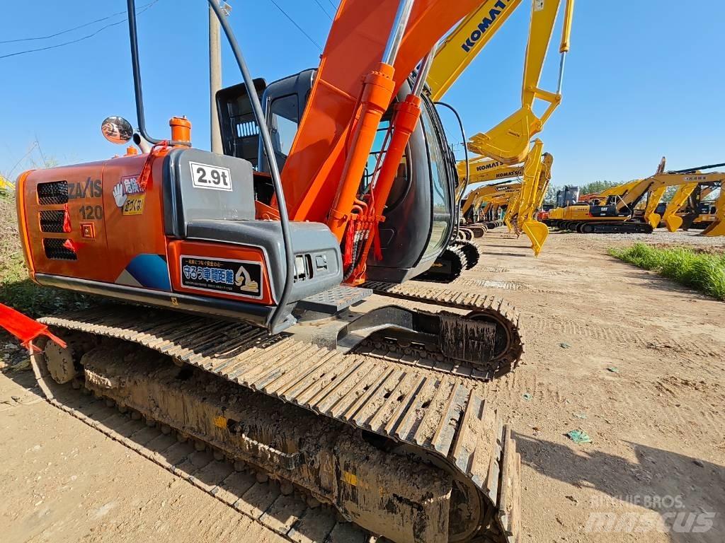 Hitachi ZX 120 Гусеничні екскаватори