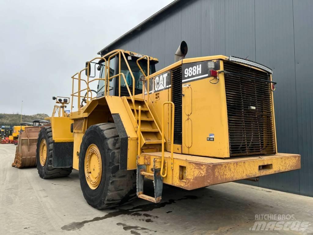 CAT 988H Фронтальні навантажувачі