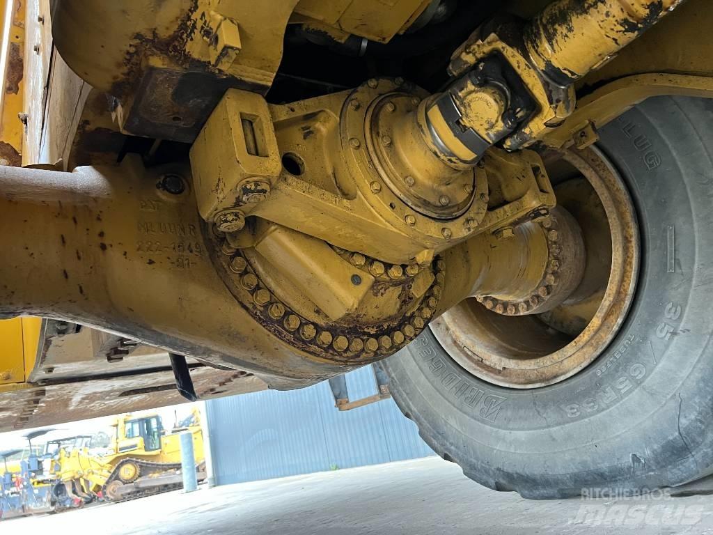 CAT 988H Фронтальні навантажувачі