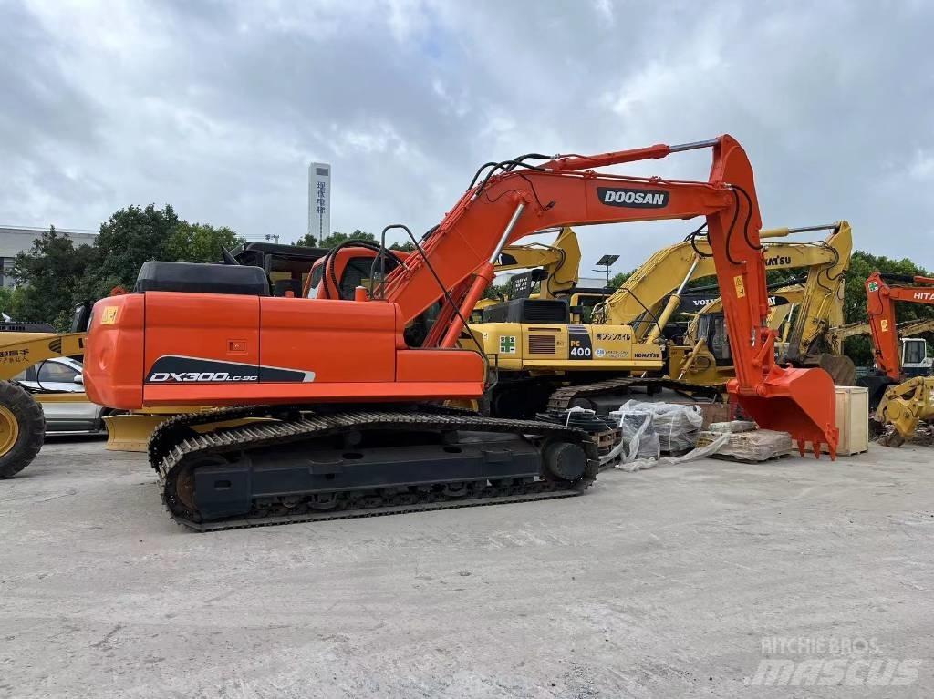 Doosan DX 300 Гусеничні екскаватори