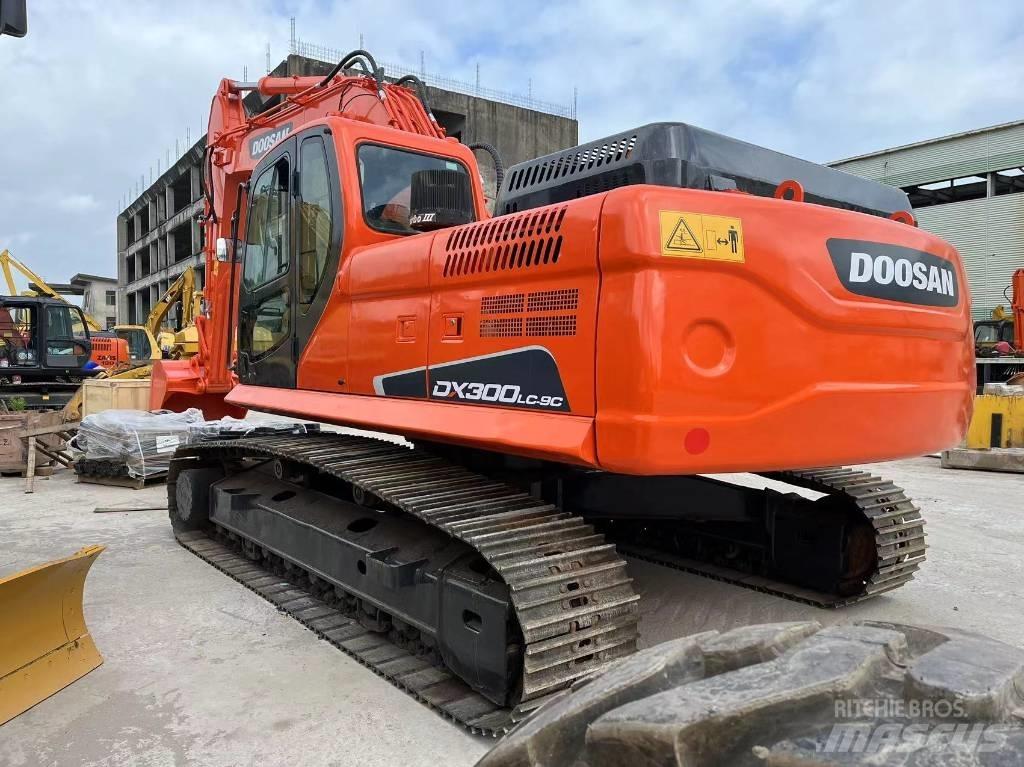 Doosan DX 300 Гусеничні екскаватори