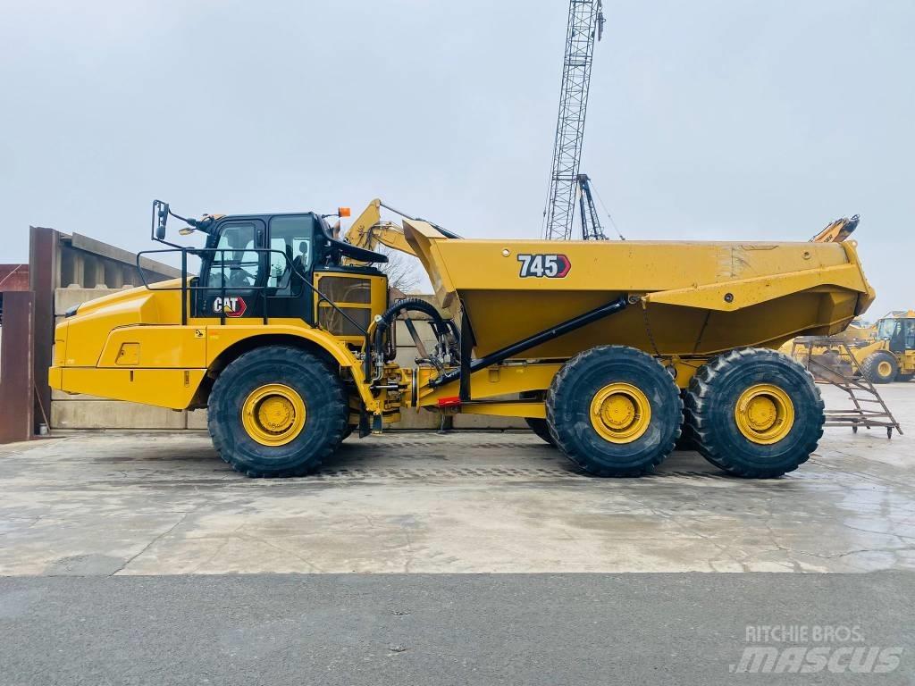 CAT 745 Зчленовані самоскиди