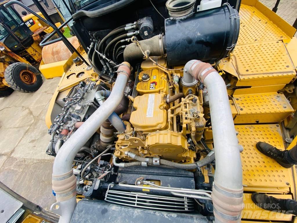 CAT 745 Зчленовані самоскиди