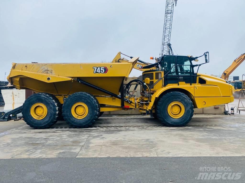 CAT 745 Зчленовані самоскиди