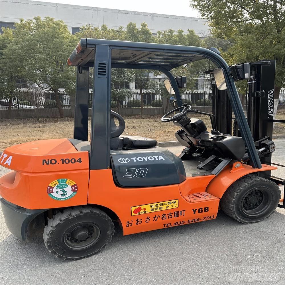 Toyota 02-7 FD F 30 Дизельні навантажувачі