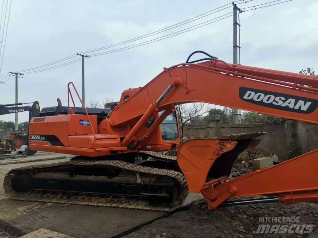 Doosan DH225LC-9 Гусеничні екскаватори
