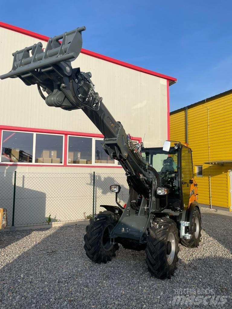 GiANT G 5000 TELE Багатофункціональне обладнання для вантажних і землекопальних робіт