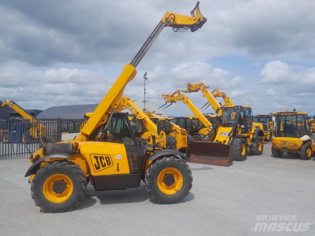 JCB 526-56 Телескопічний навантажувач