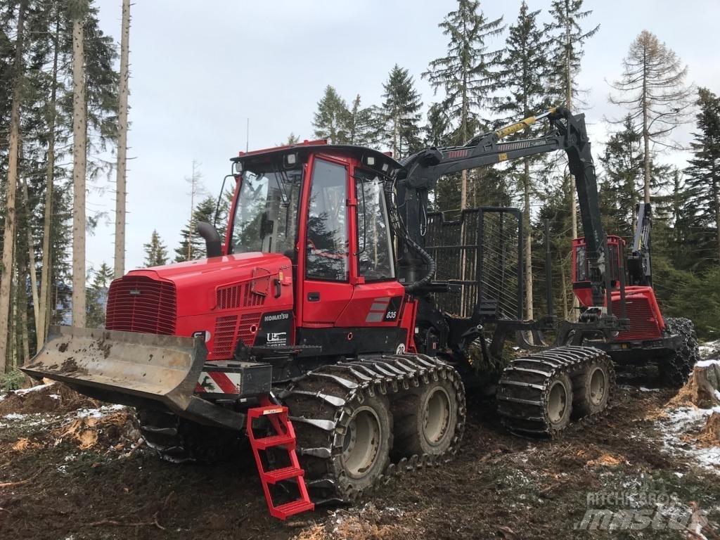 Komatsu 835 Форвардери