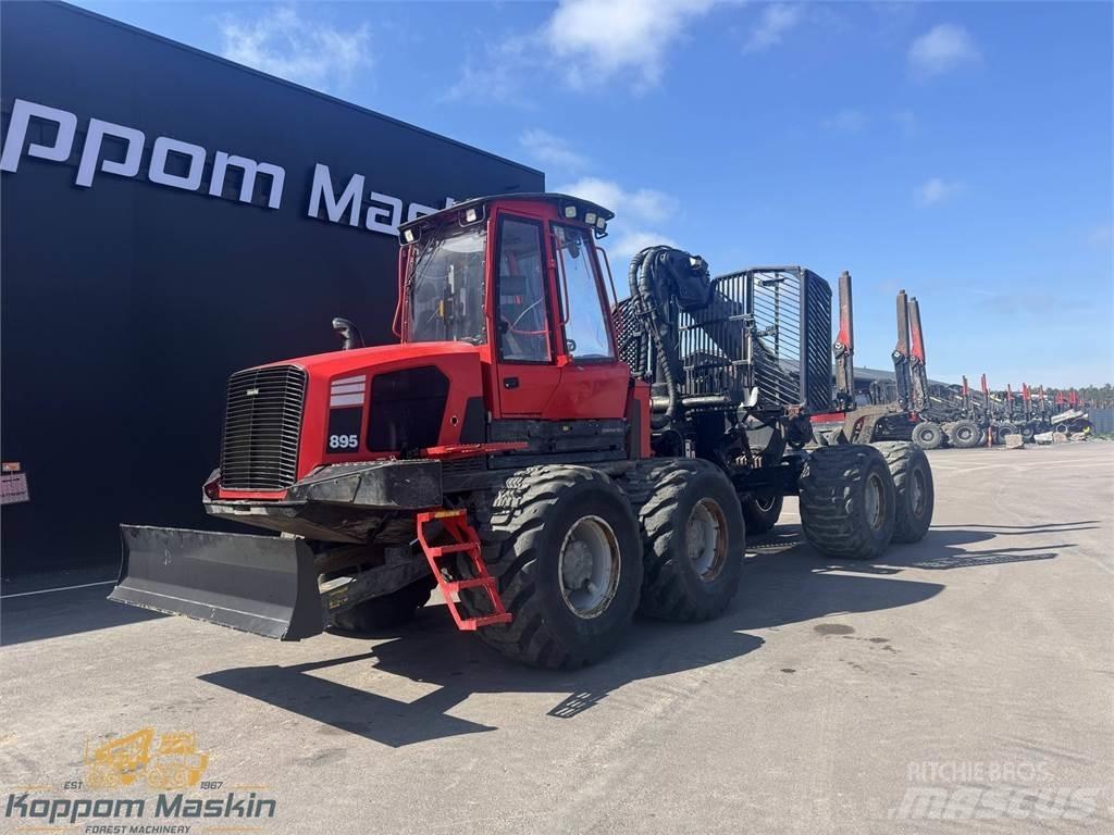 Komatsu 895 Форвардери