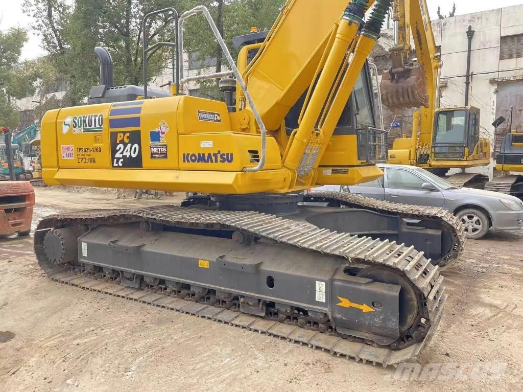 Komatsu PC240-8 Гусеничні екскаватори