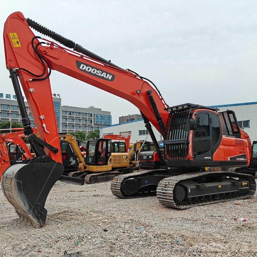 Doosan DX 225 LCA Гусеничні екскаватори