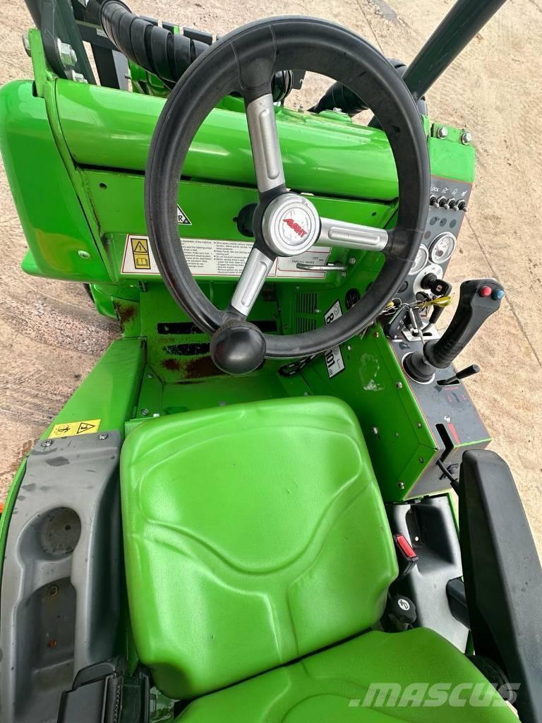 Avant 423 Багатофункціональне обладнання для вантажних і землекопальних робіт