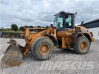 CASE 721 D Фронтальні навантажувачі