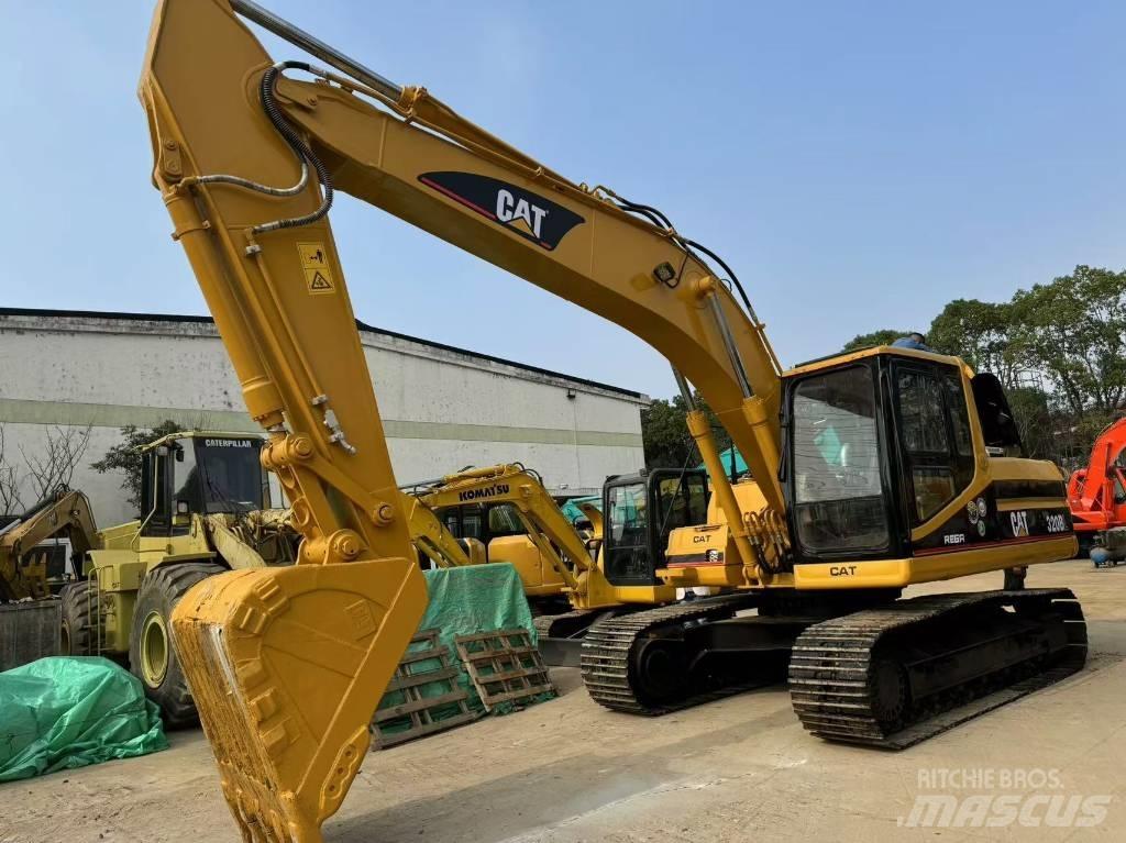 CAT 320 B L Гусеничні екскаватори
