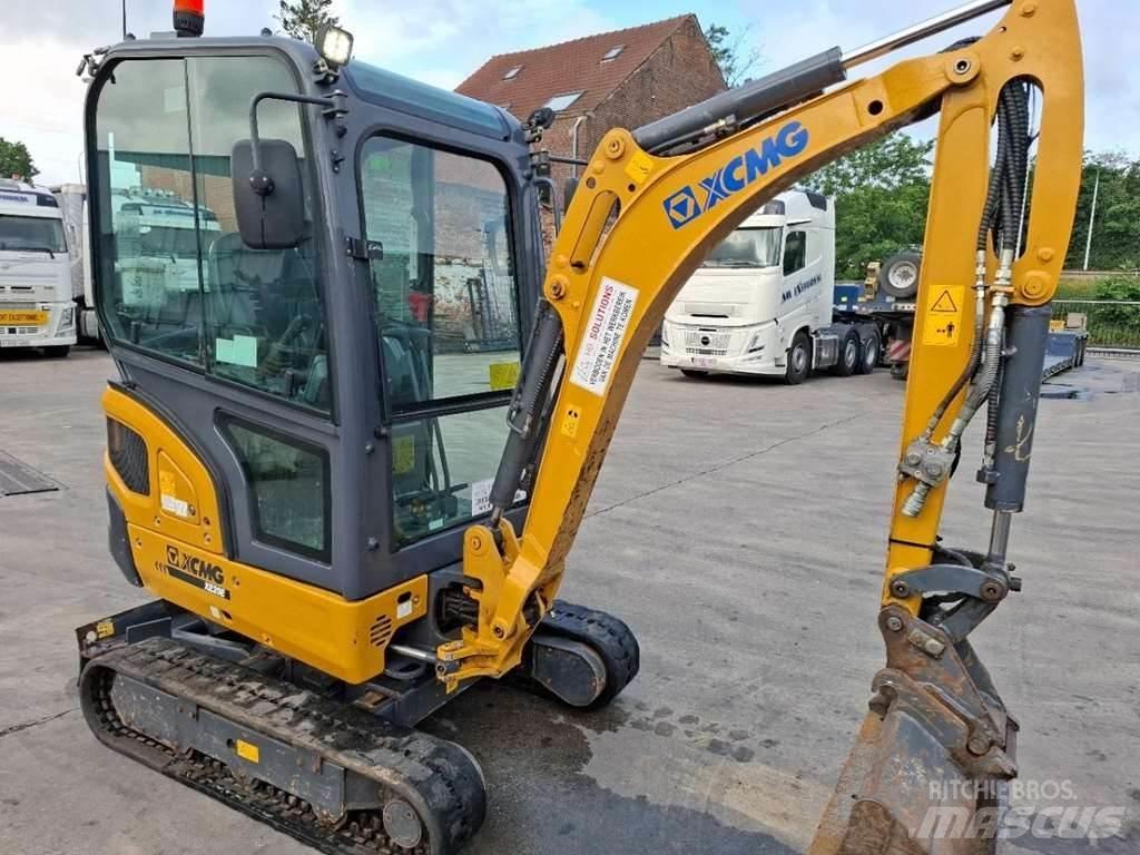 XCMG XE20E 0 Трактори