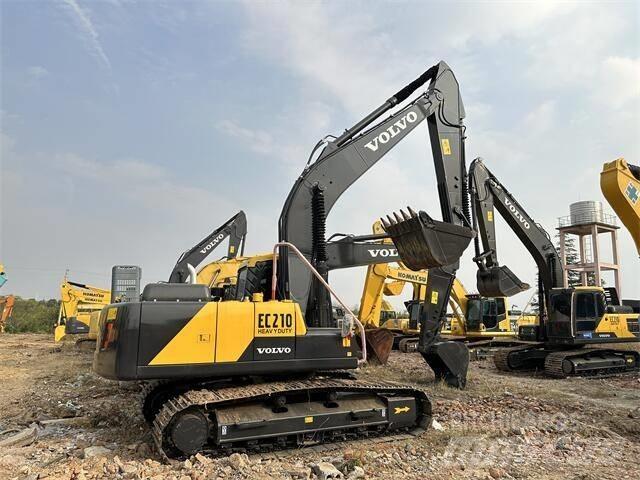 Volvo EC210 Гусеничні екскаватори