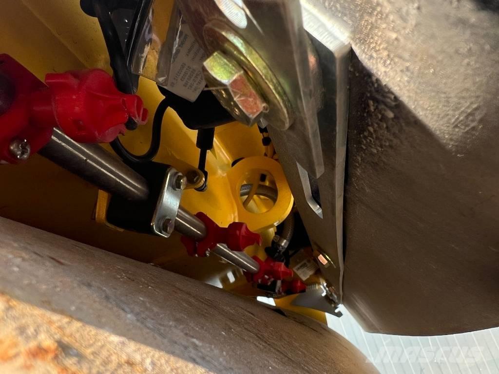 Bomag BW100 AD-5 Котки тротуарні