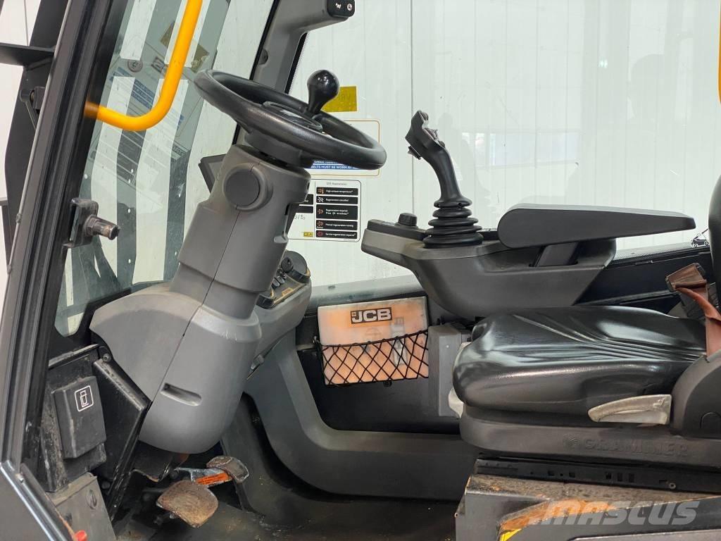 JCB TLT30-19D-2WD Дизельні навантажувачі