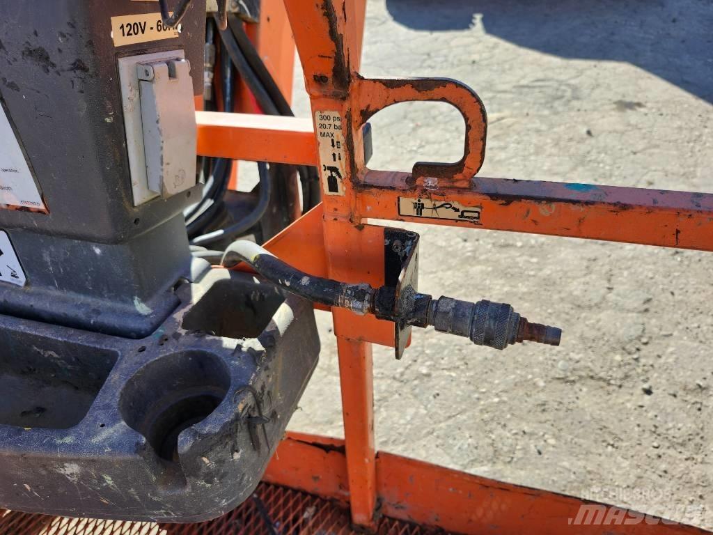 JLG 800 AJ Колінчаті підйомники