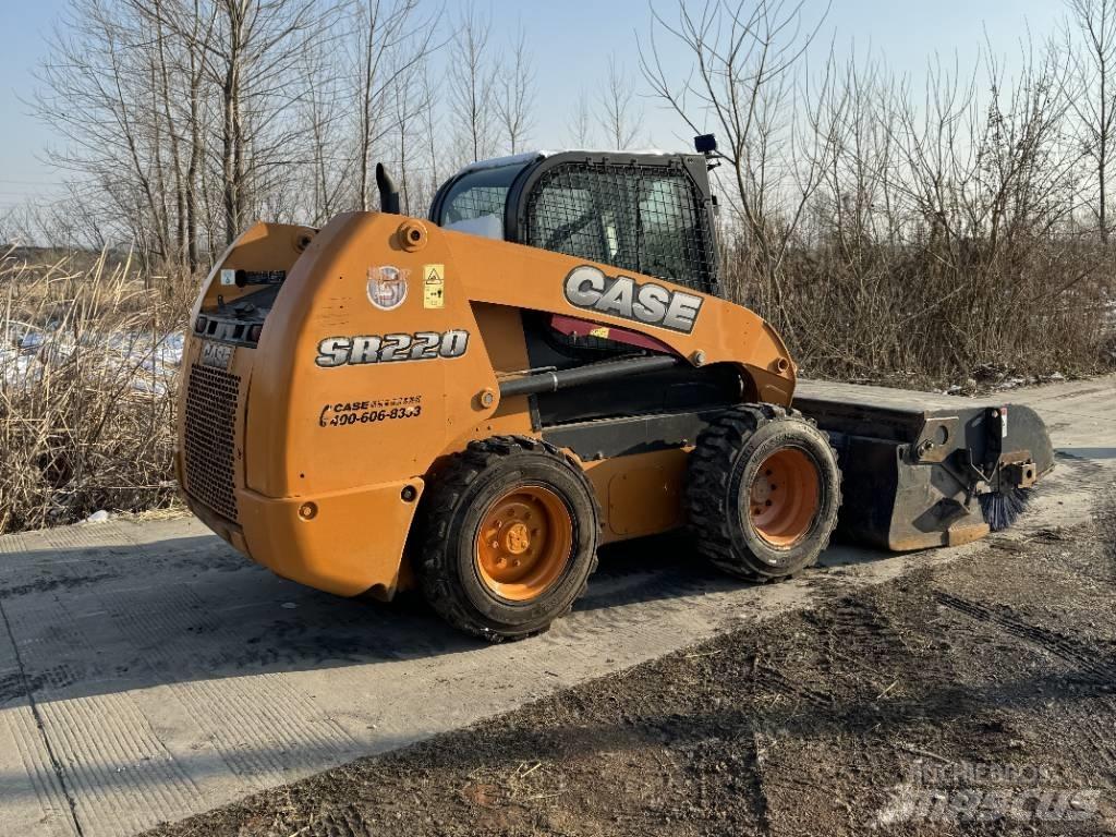 CASE SR220 Міні-навантажувачі