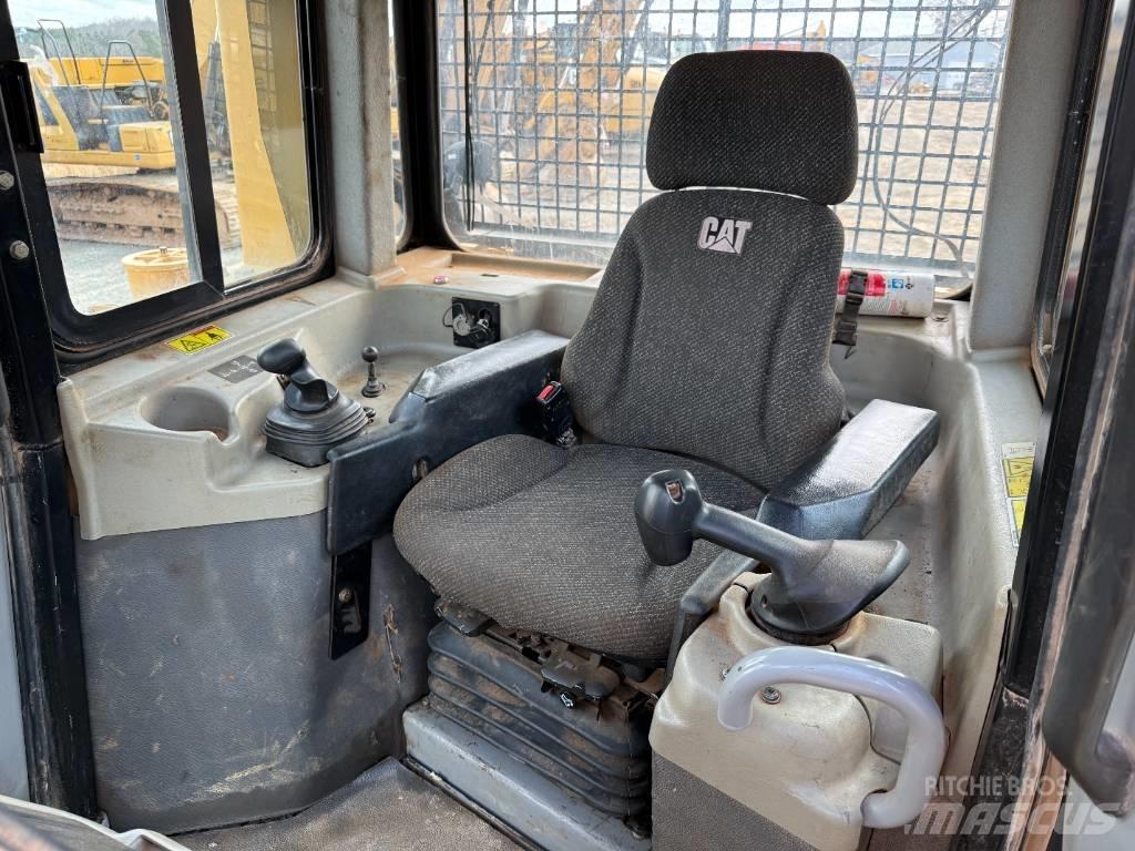 CAT D 6 T XL Гусеничні бульдозери