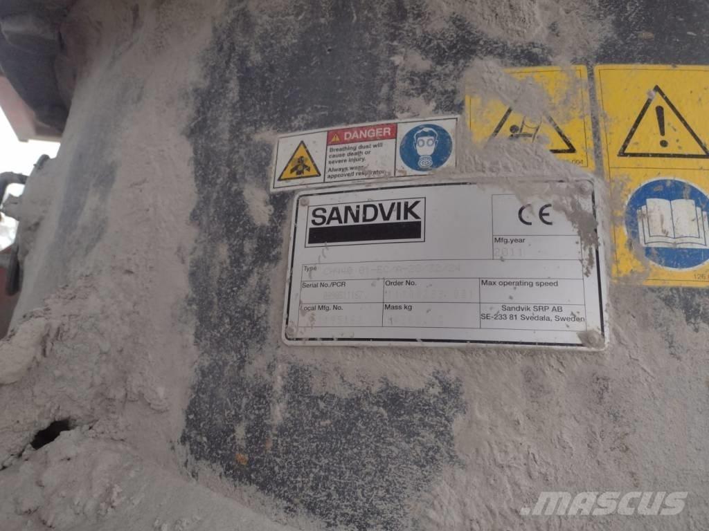 Sandvik UH 450 E Мобільні дробарки