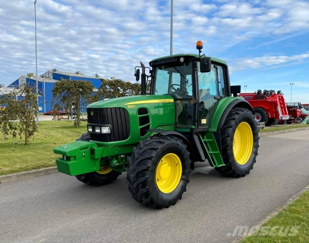 John Deere 6534 Трактори