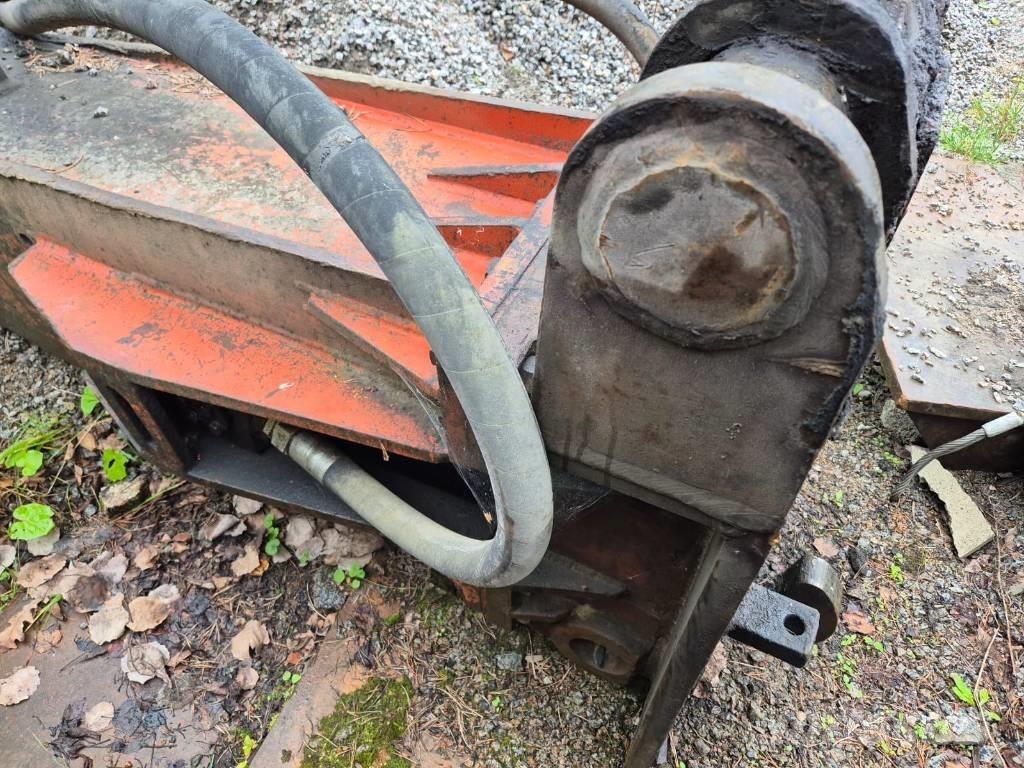 Rammer S 82 Плуги