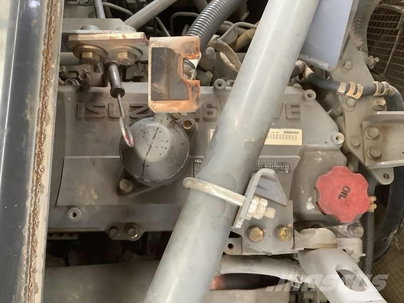 Hitachi ZX 210 LC-5B Гусеничні екскаватори