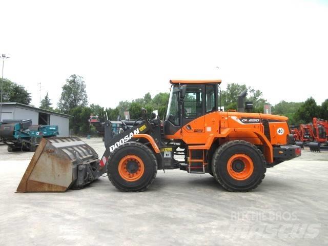 Doosan DL250-5 Фронтальні навантажувачі